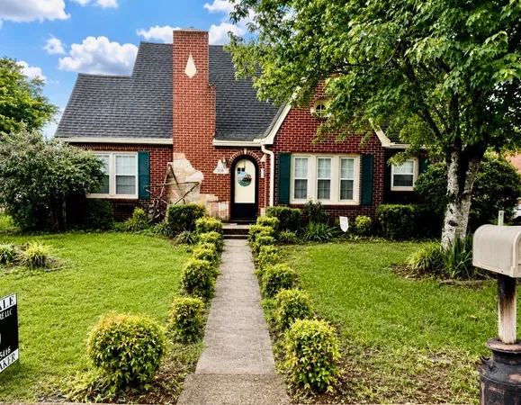 $399,900 | 518 Jefferson Avenue East, Carthage, TN 37030
