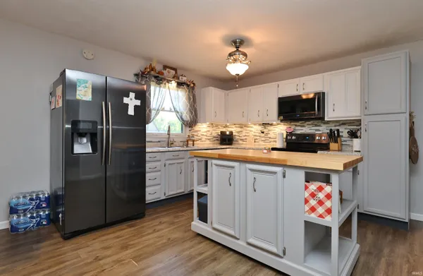 $179,900 | 502 Seward Lane, Fairmount, IN 46928