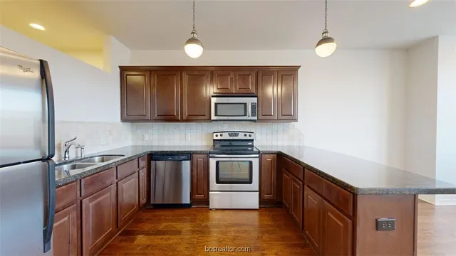 $1,225 | 206 North Main Street, Unit 128, Bryan, TX 77803