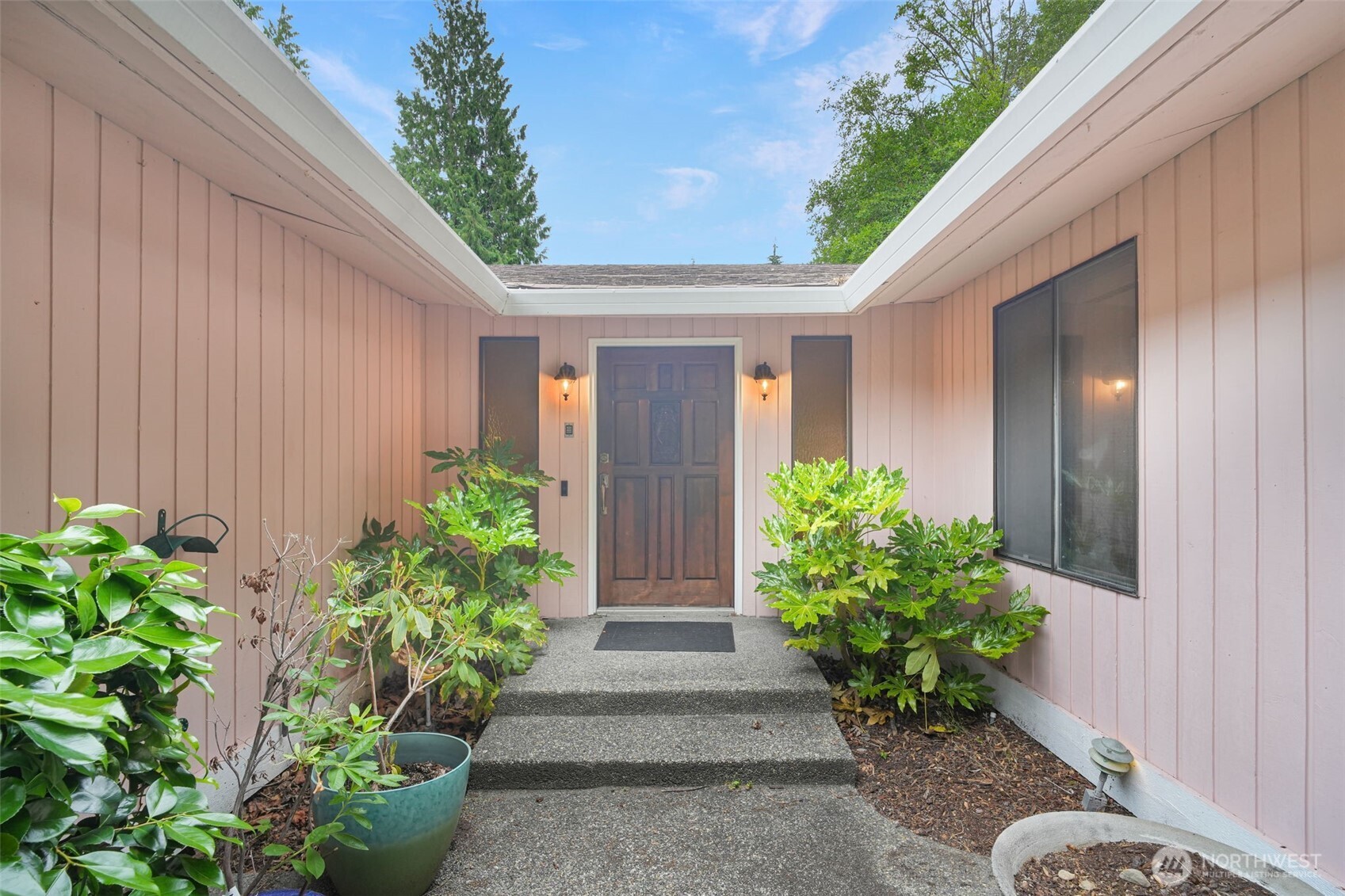 2004 Southwest 306th Place Federal Way, WA 98023 - Photo 2 of 39 Gallery Image 2
