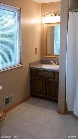 8560 Waumegah Road Clarkston, MI 48348 - Photo 11 of 30 SAM_3091.jpg
