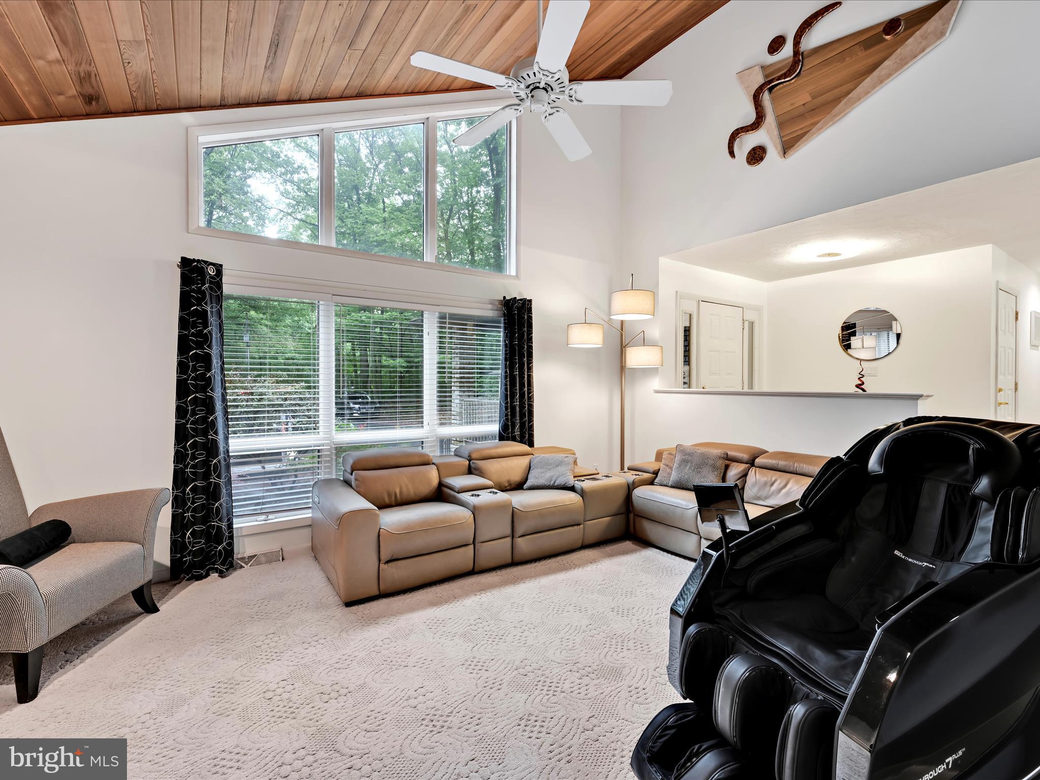 365 North Ridge Road Reinholds, PA 17569 - Photo 8 of 45 Living Room