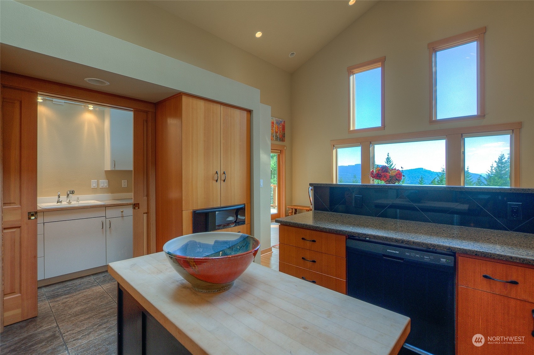 16 Switchback Road Orcas Island, WA 98245 - Photo 11 of 40 Gallery Image 11