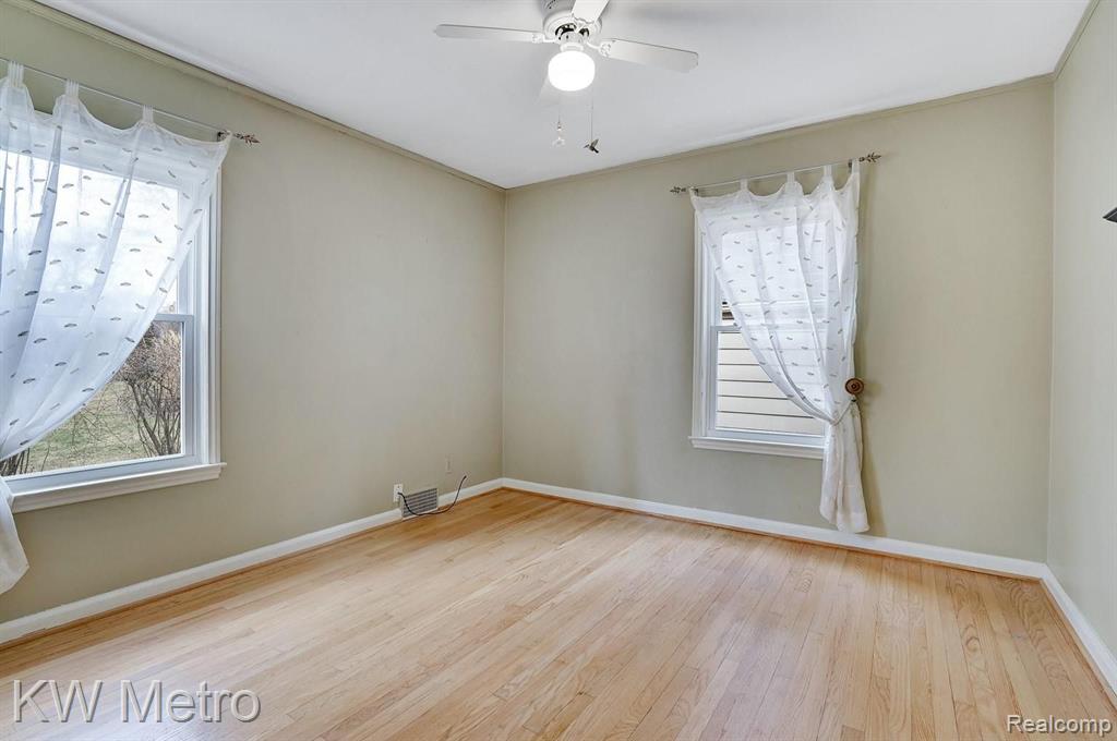 31675 Lahser Road Beverly Hills, MI 48025 - Photo 12 of 28