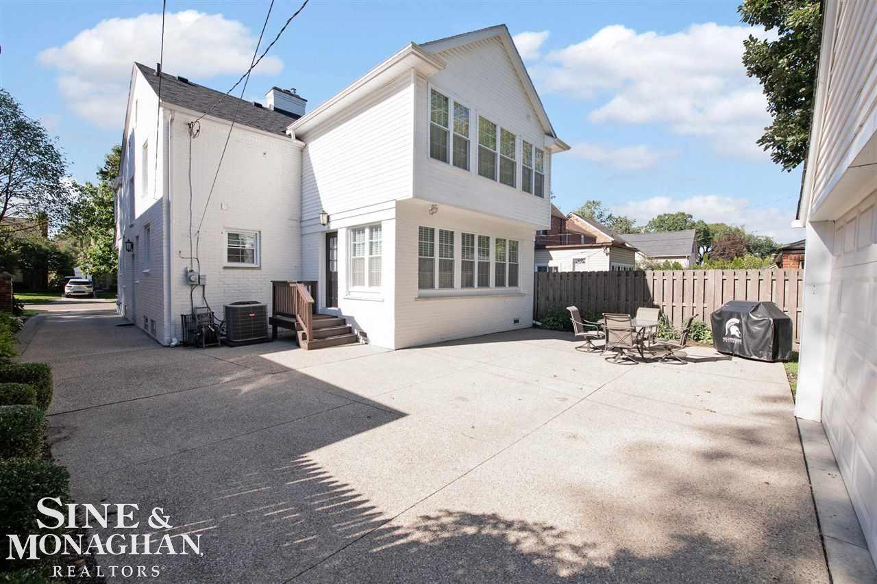 326 Merriweather Road Grosse Pointe, MI 48236 - Photo 32 of 41 50058942-31.JPG