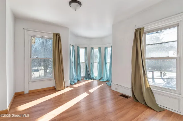 $137,400 | 39 Water Street, Worcester, NY 12197