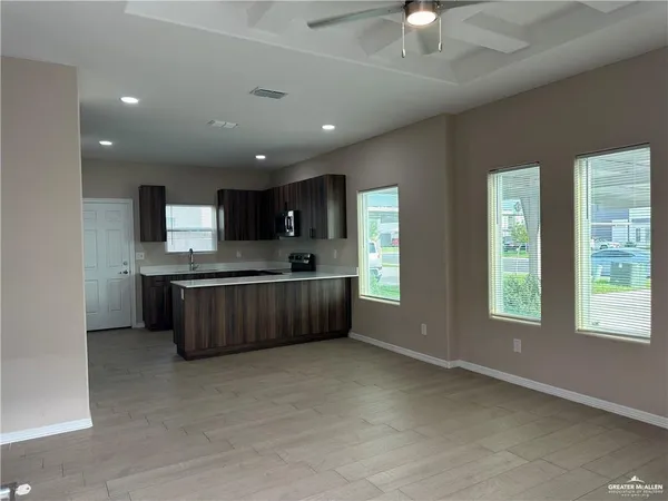 $1,195 | 2919 West Driftwood Street, Unit 4, Edinburg, TX 78541