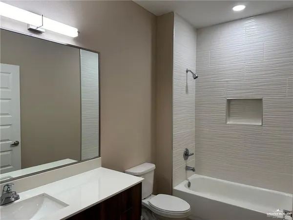 $1,195 | 2919 West Driftwood Street, Unit 4, Edinburg, TX 78541