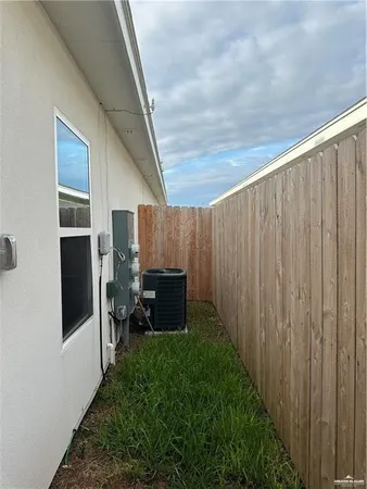 $1,195 | 2919 West Driftwood Street, Unit 4, Edinburg, TX 78541