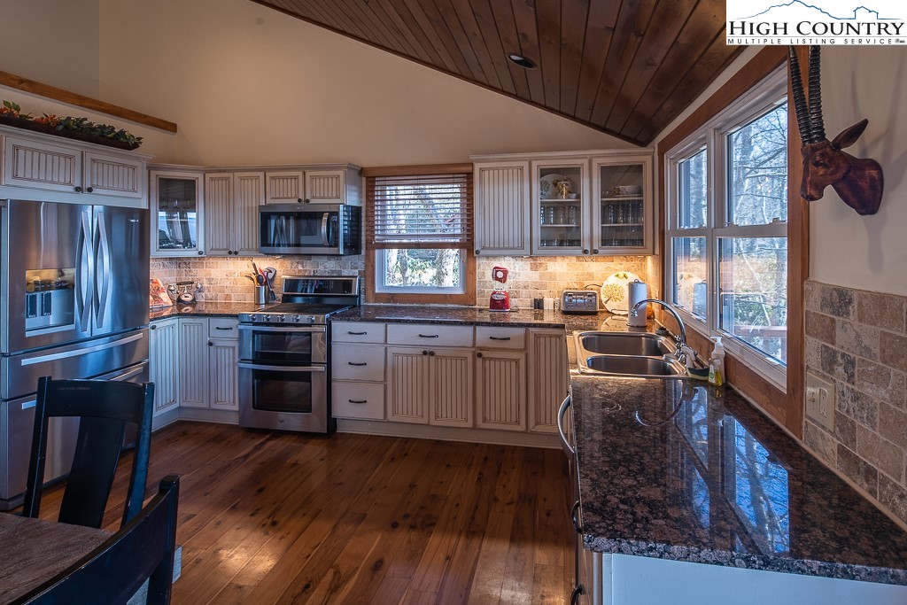 107-109 Red Rhododendron Road Boone, NC 28607 - Photo 17 of 50 Gallery Image 17