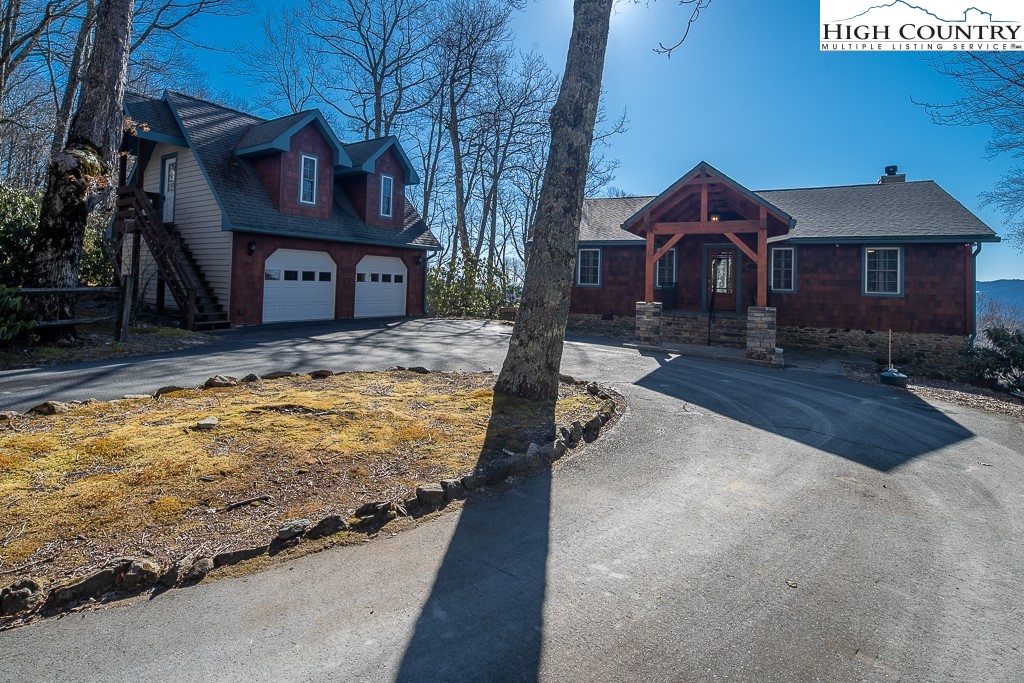 107-109 Red Rhododendron Road Boone, NC 28607 - Photo 5 of 50 Gallery Image 5