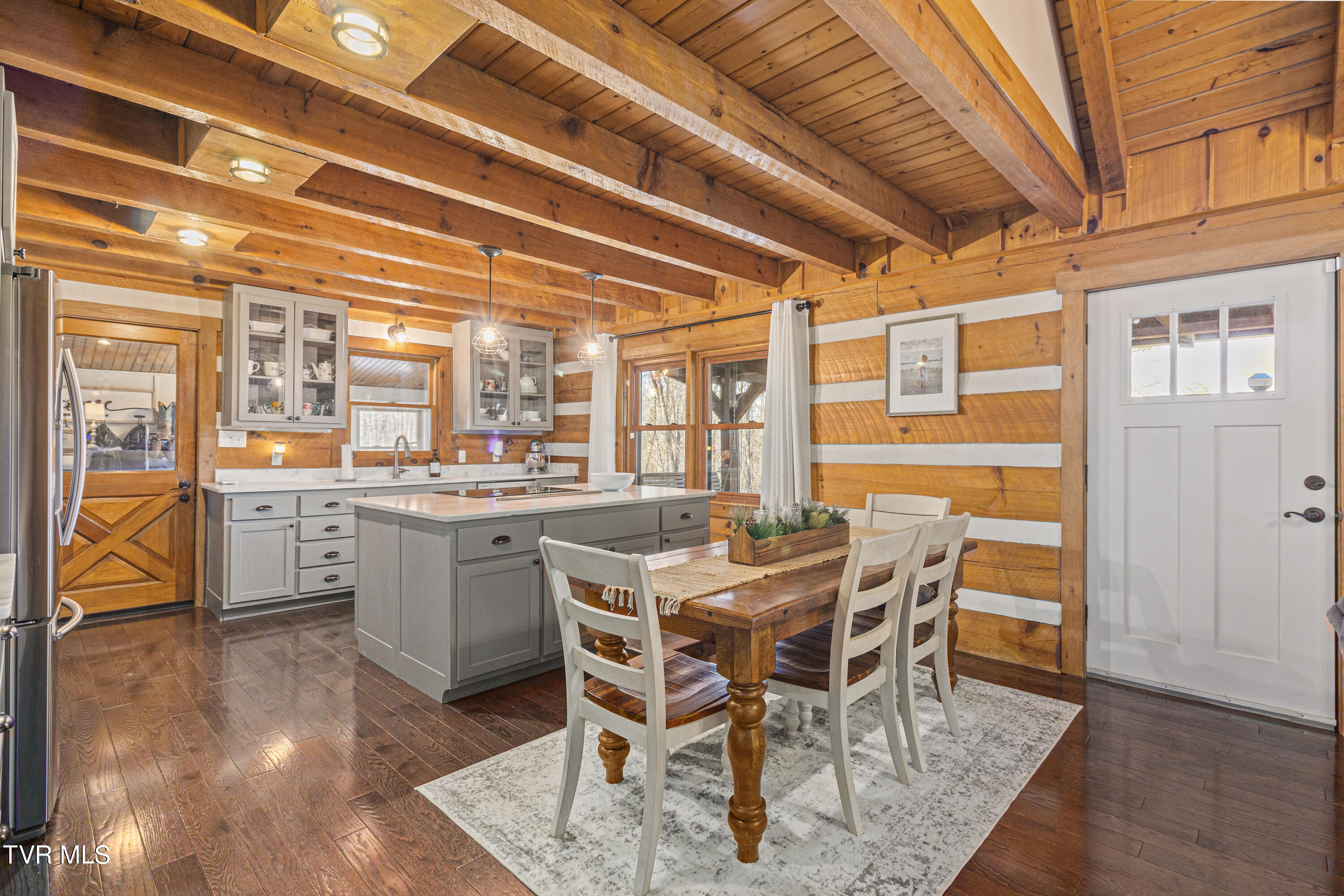 165 Jim Elliott Road Elizabethton, TN 37643 - Photo 8 of 42 IMG_1886