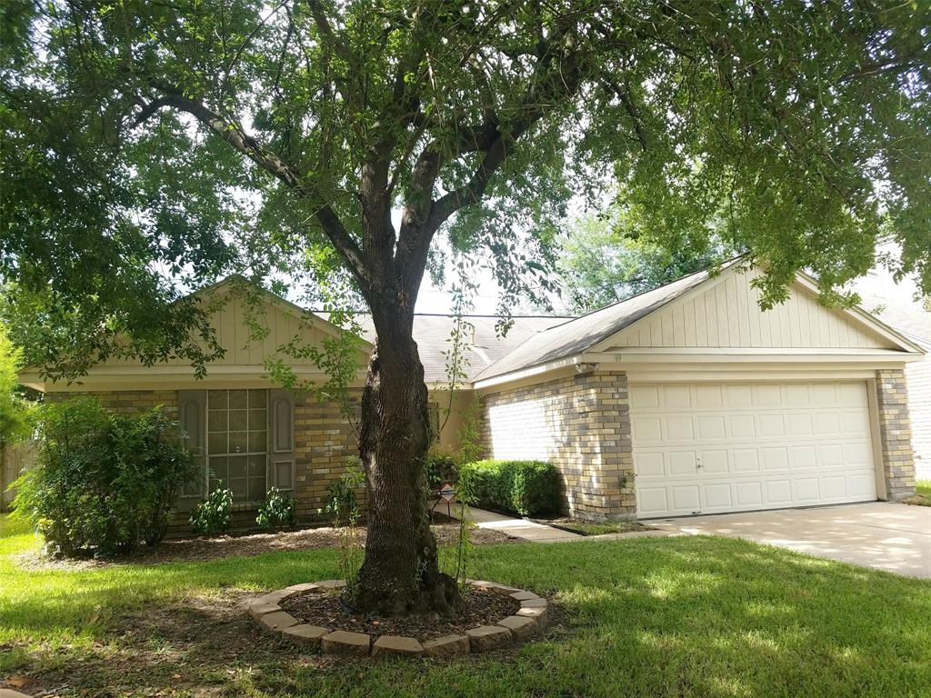 Immaculate and ready for move-in, this adorable one story home is located in the highly desirable Winchester Country inside Cy Fair School District. Quick access to SH Tollway and Hwy 290 make it a breeze to navigate around town.