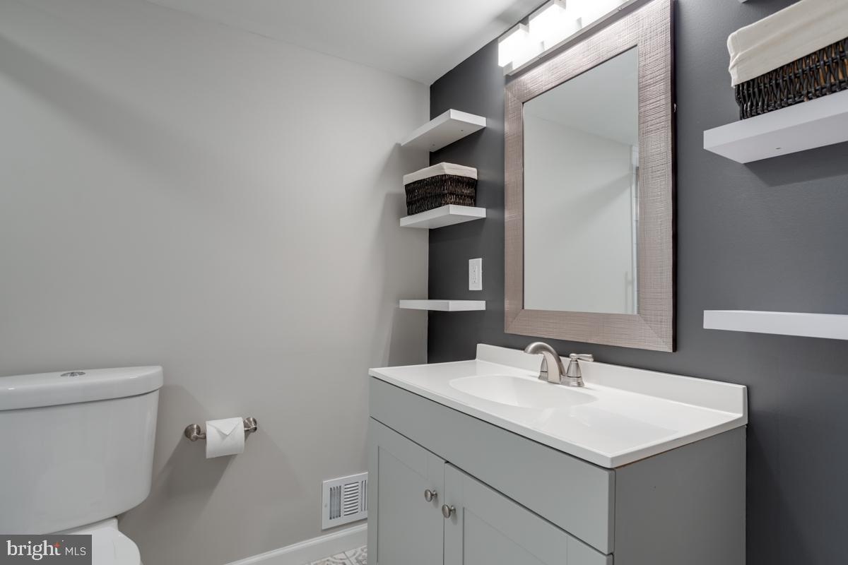 9127 Andromeda Drive Burke, VA 22015 - Photo 12 of 39