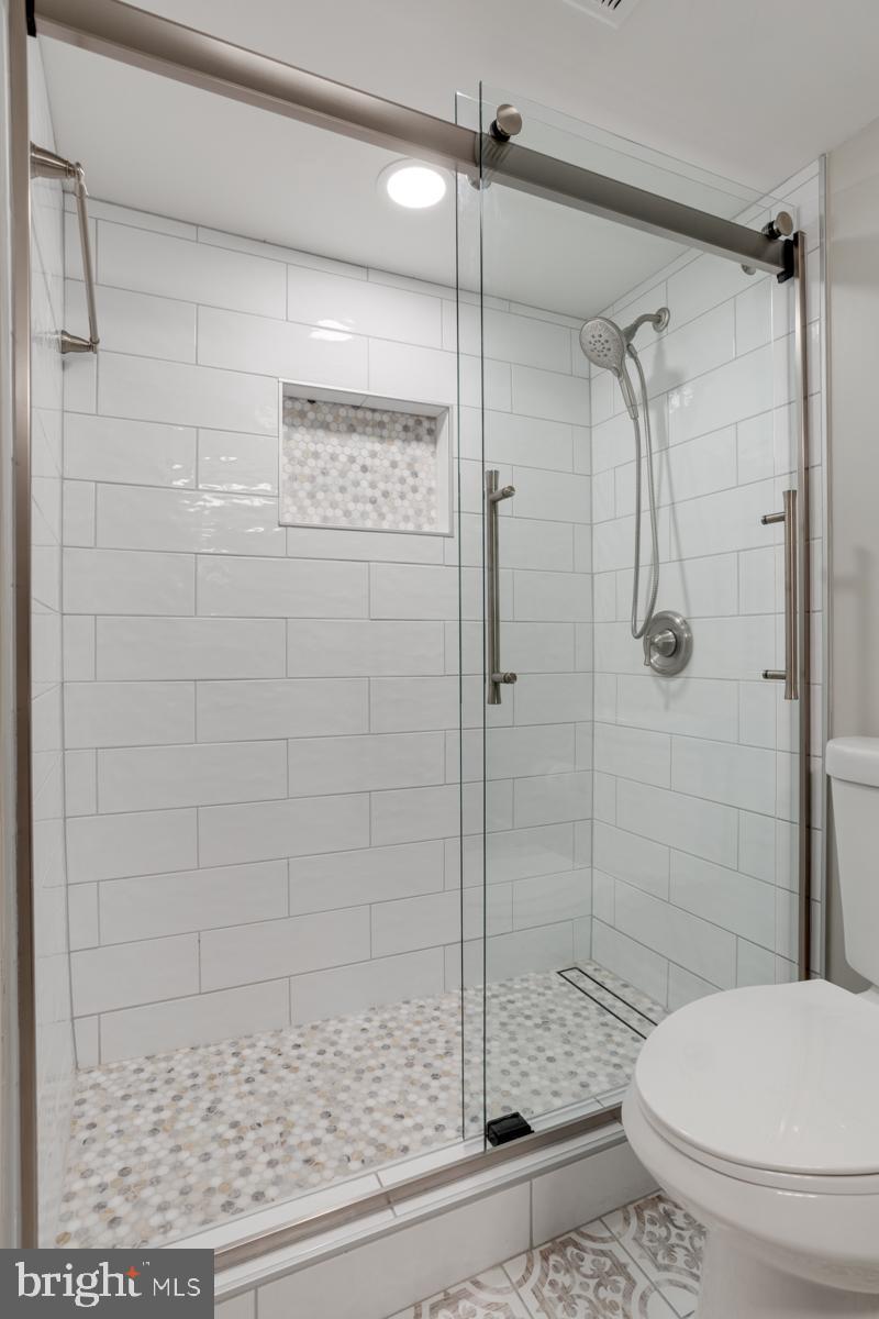 9127 Andromeda Drive Burke, VA 22015 - Photo 13 of 39