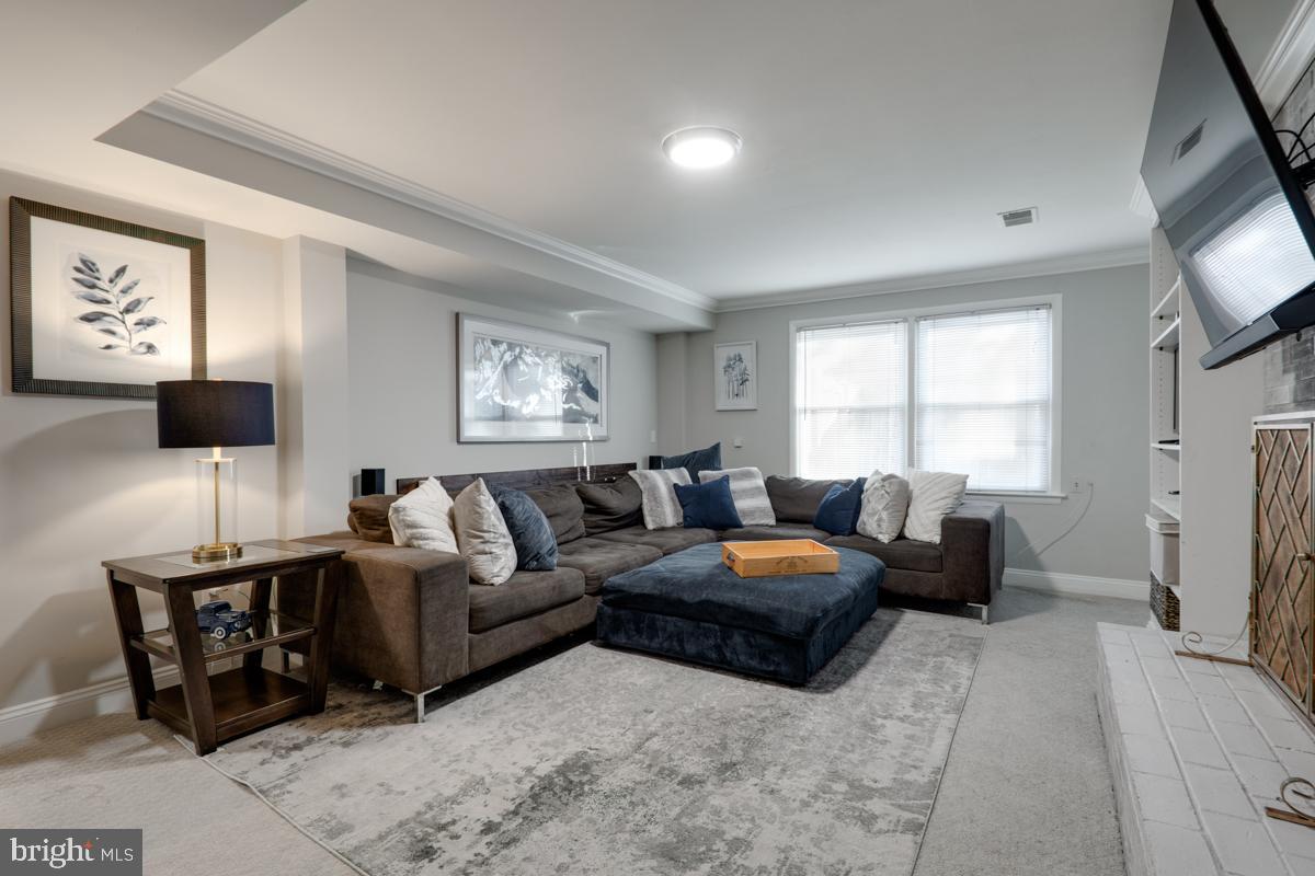 9127 Andromeda Drive Burke, VA 22015 - Photo 8 of 39