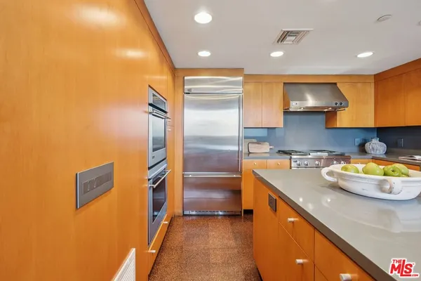 $2,295,000 | 639 Pacific Street, Unit A, Santa Monica, CA 90405