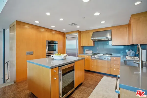 $2,295,000 | 639 Pacific Street, Unit A, Santa Monica, CA 90405