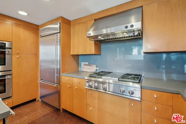 $2,295,000 | 639 Pacific Street, Unit A, Santa Monica, CA 90405