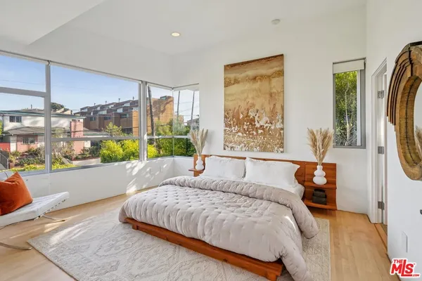 $2,295,000 | 639 Pacific Street, Unit A, Santa Monica, CA 90405