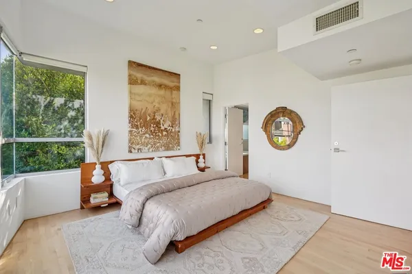 $2,295,000 | 639 Pacific Street, Unit A, Santa Monica, CA 90405