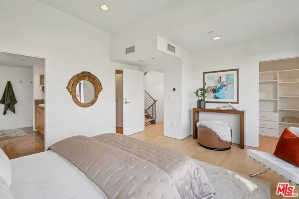 $2,295,000 | 639 Pacific Street, Unit A, Santa Monica, CA 90405