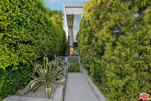 $2,295,000 | 639 Pacific Street, Unit A, Santa Monica, CA 90405