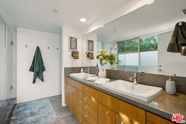 $2,295,000 | 639 Pacific Street, Unit A, Santa Monica, CA 90405