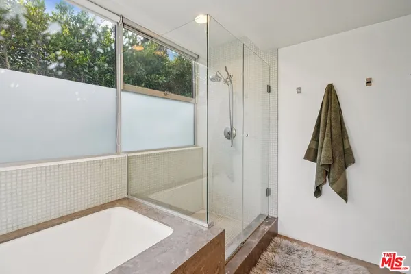 $2,295,000 | 639 Pacific Street, Unit A, Santa Monica, CA 90405