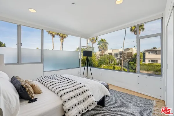 $2,295,000 | 639 Pacific Street, Unit A, Santa Monica, CA 90405
