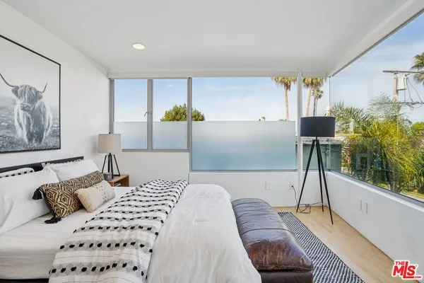 $2,295,000 | 639 Pacific Street, Unit A, Santa Monica, CA 90405