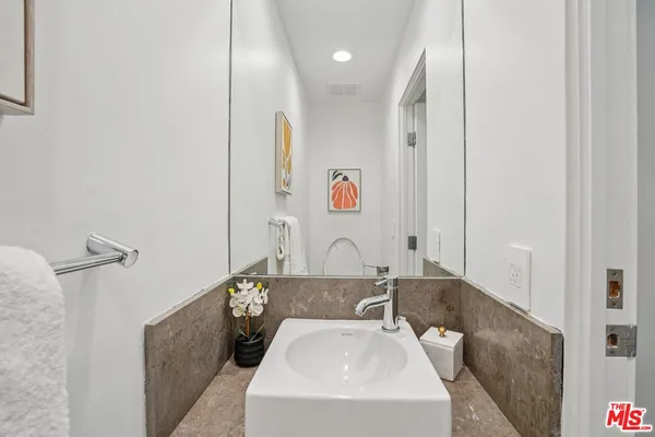 $2,295,000 | 639 Pacific Street, Unit A, Santa Monica, CA 90405