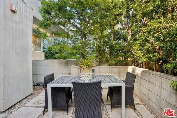 $2,295,000 | 639 Pacific Street, Unit A, Santa Monica, CA 90405