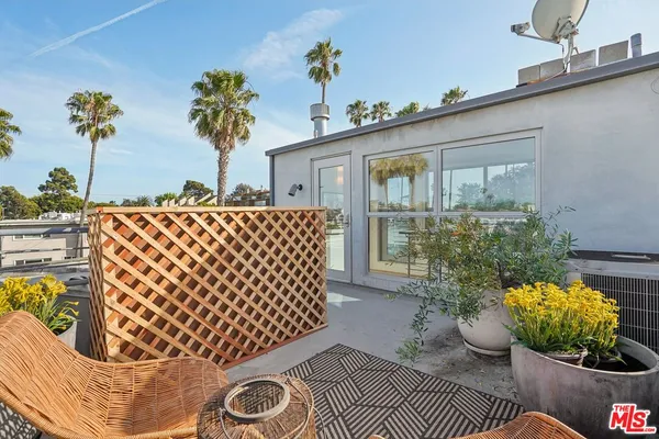 $2,295,000 | 639 Pacific Street, Unit A, Santa Monica, CA 90405