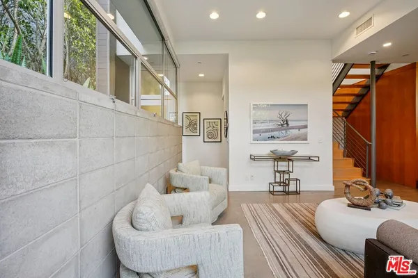 $2,295,000 | 639 Pacific Street, Unit A, Santa Monica, CA 90405