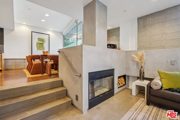 $2,295,000 | 639 Pacific Street, Unit A, Santa Monica, CA 90405