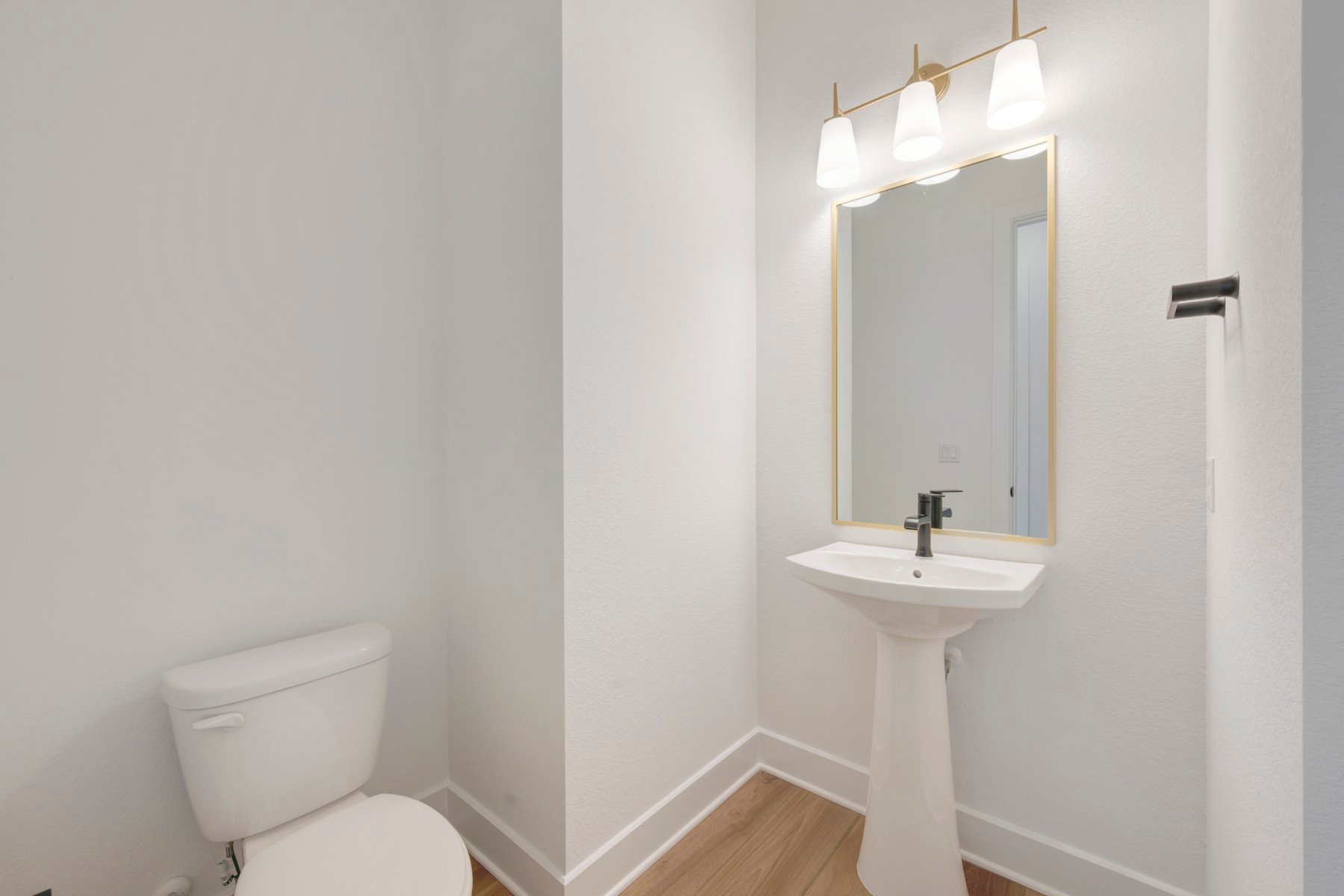 438 Rees Lndg Road Spicewood, TX 78669 - Photo 32 of 40 Powder Bath
