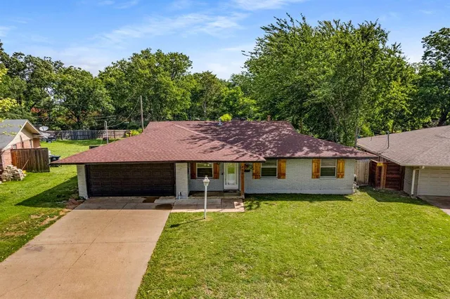 $325,000 | 405 Harriett Street, Arlington, TX 76010