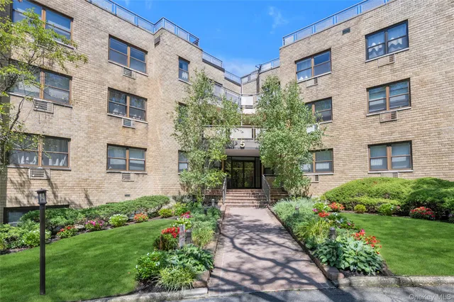 $450,000 | 5 Schenck Avenue, Unit 3K, Great Neck, NY 11021