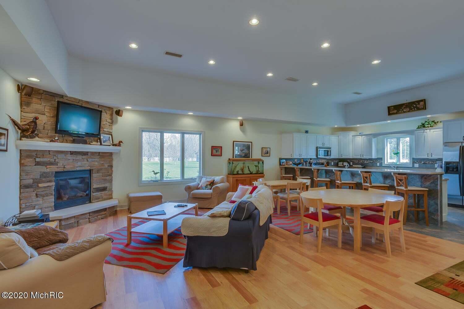 47 Diamond Point Lane New Buffalo, MI 49117 - Photo 4 of 7 Clubhouse