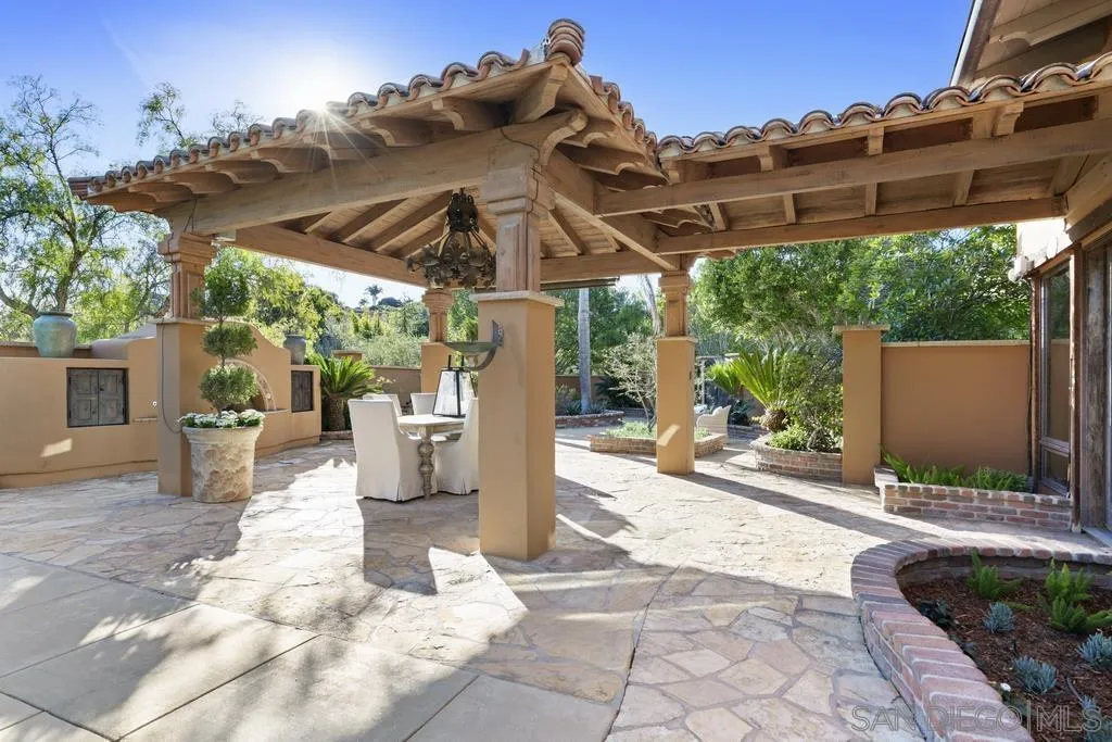 3427 Via Monteverde Encinitas, CA 92024 - Photo 17 of 32