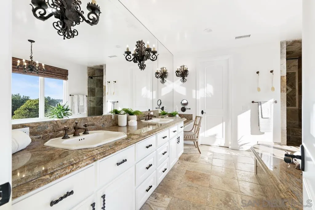 3427 Via Monteverde Encinitas, CA 92024 - Photo 23 of 32