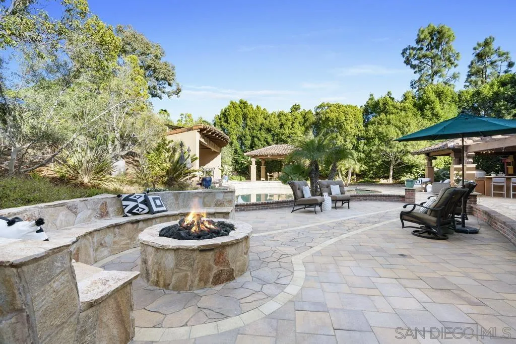 3427 Via Monteverde Encinitas, CA 92024 - Photo 4 of 32