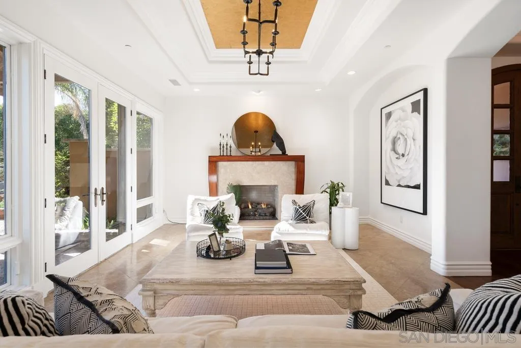 3427 Via Monteverde Encinitas, CA 92024 - Photo 7 of 32