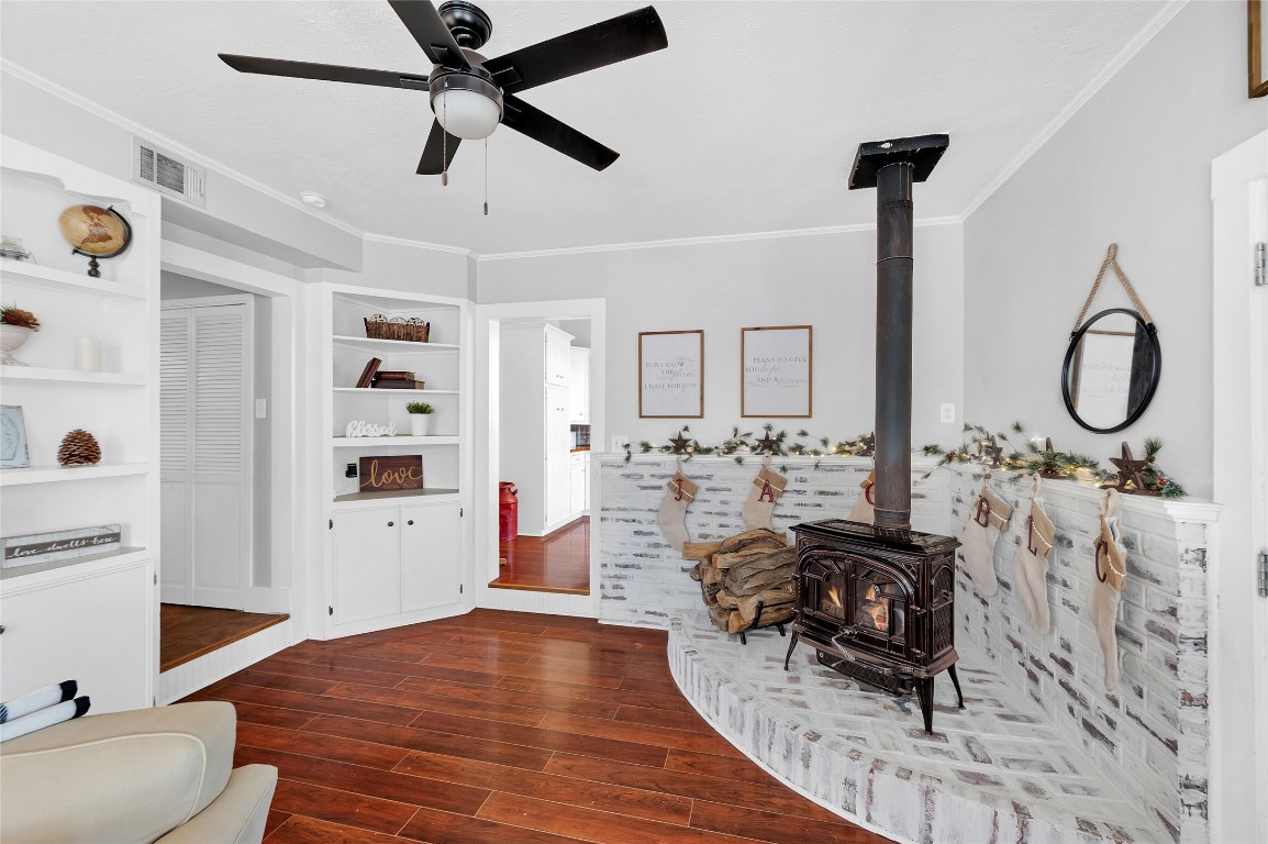 10152 Farm To Market Road 949 Cat Spring, TX 78933 - Photo 31 of 45 a living room with furniture a rug and a chandelier