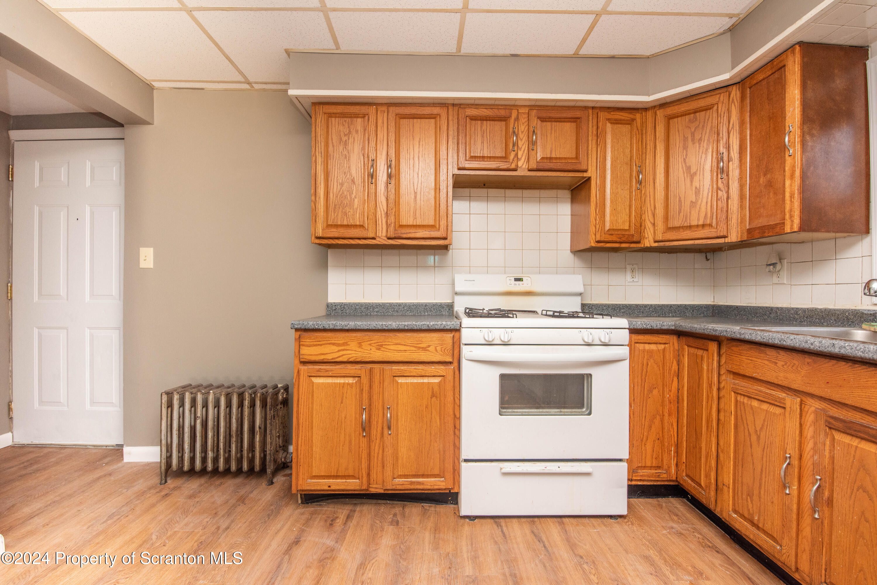 726 Hampton Street Scranton, PA 18504 - Photo 15 of 36 DSC_4782
