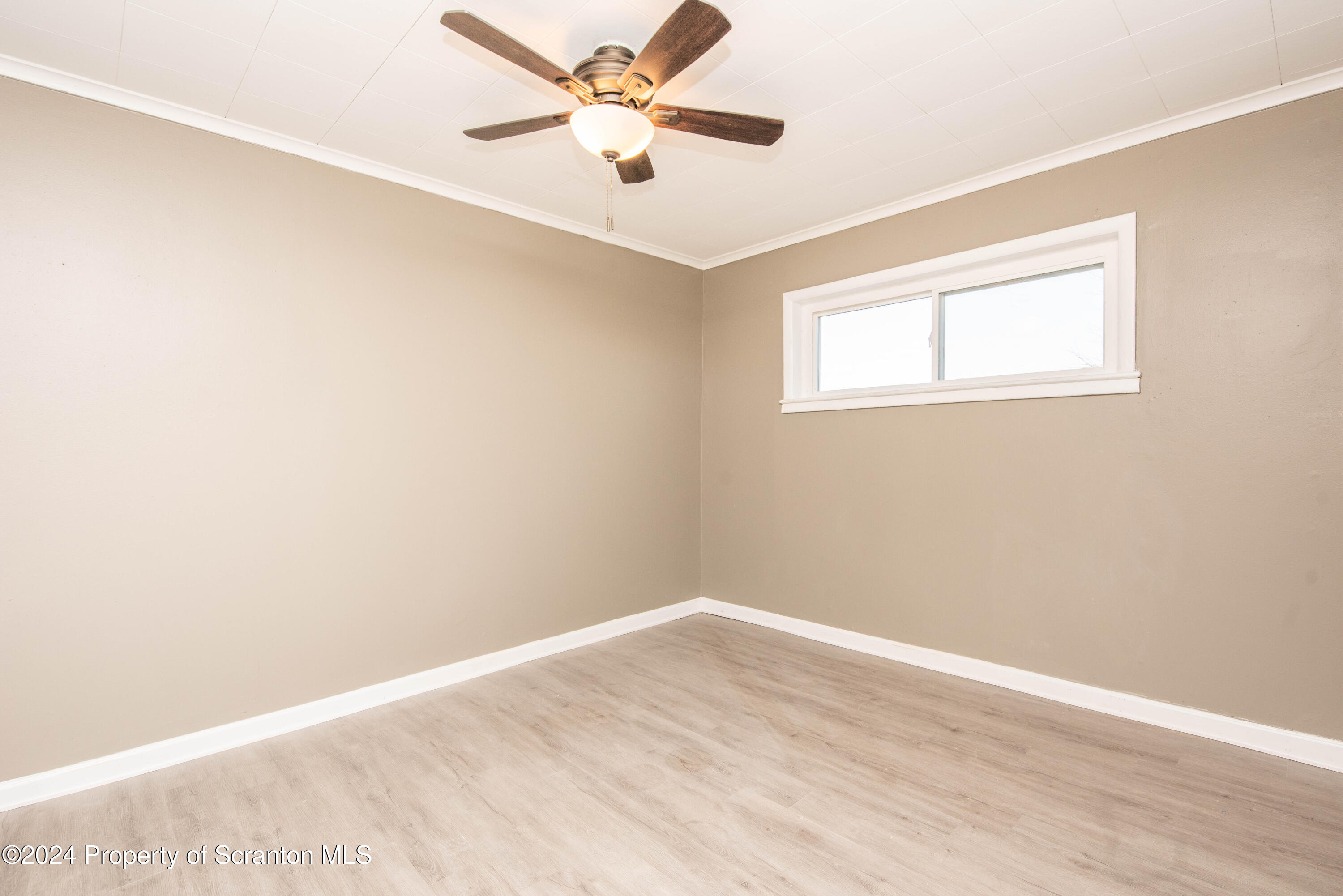 726 Hampton Street Scranton, PA 18504 - Photo 23 of 36 DSC_4814