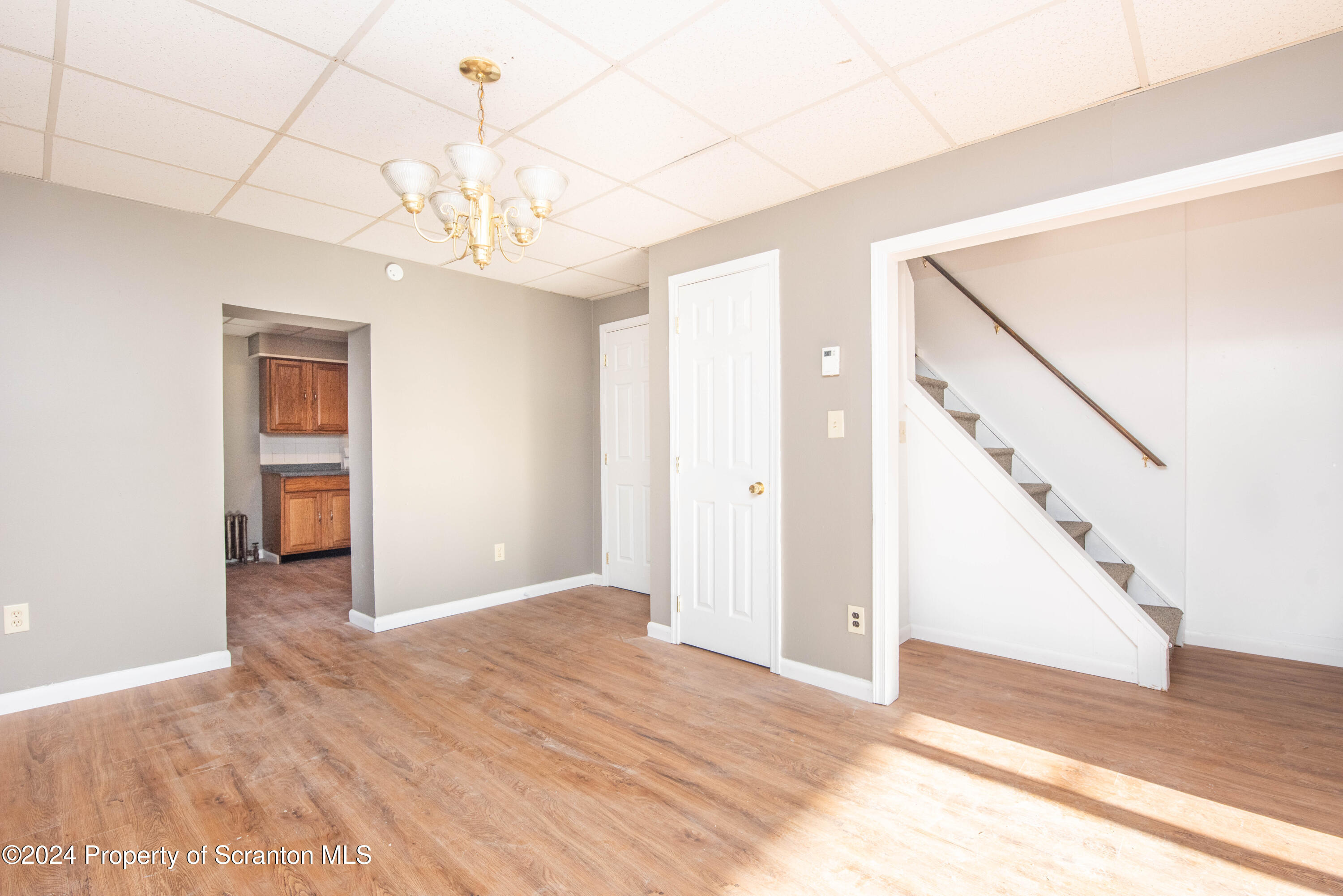 726 Hampton Street Scranton, PA 18504 - Photo 10 of 36 DSC_4776