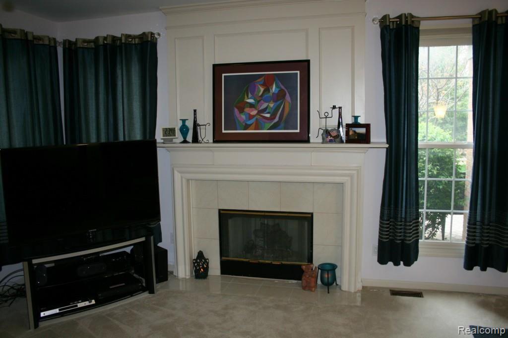 47145 Eastbourne Road Canton, MI 48188 - Photo 24 of 49 2014-05-12 14.52