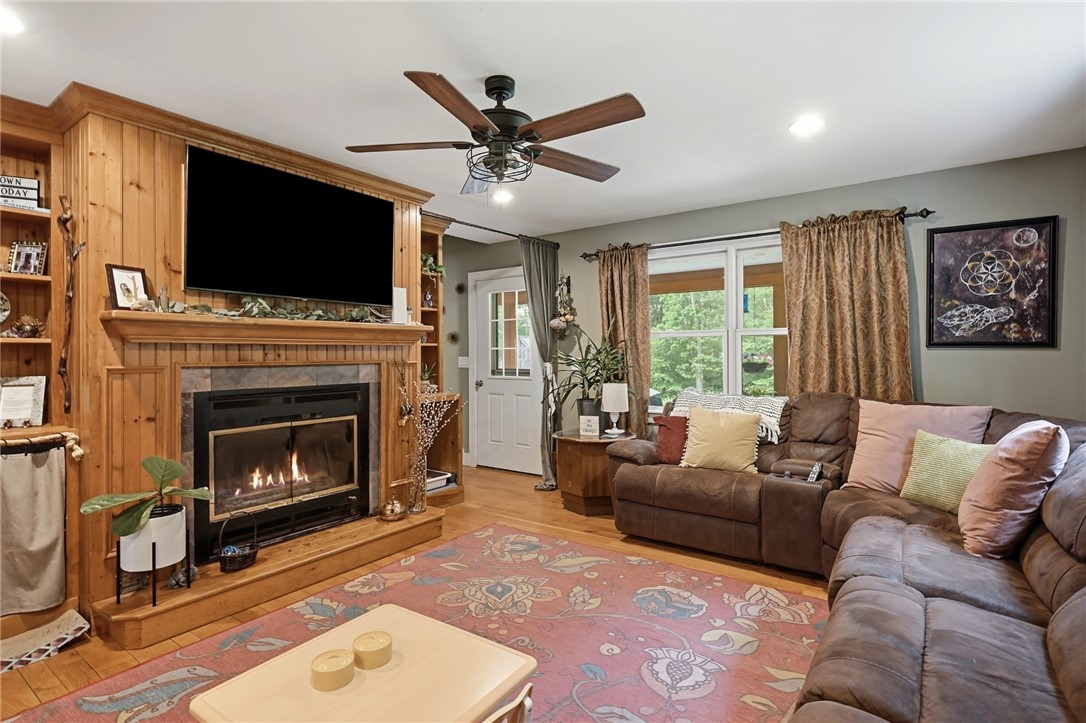 71 Mt Hygeia Road Foster, RI 02825 - Photo 7 of 45 Living room